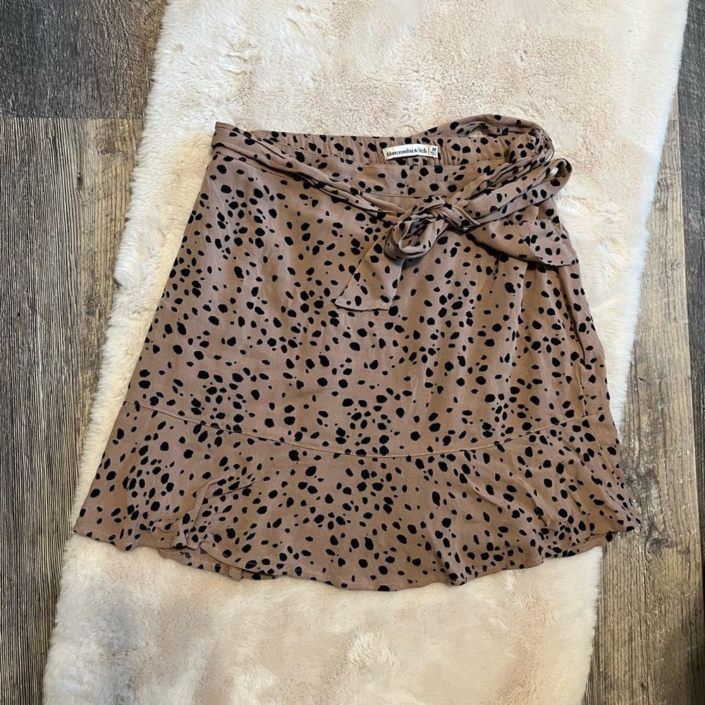 Abercrombie and Fitch Leopard Skirt with zip side and tie belt size M